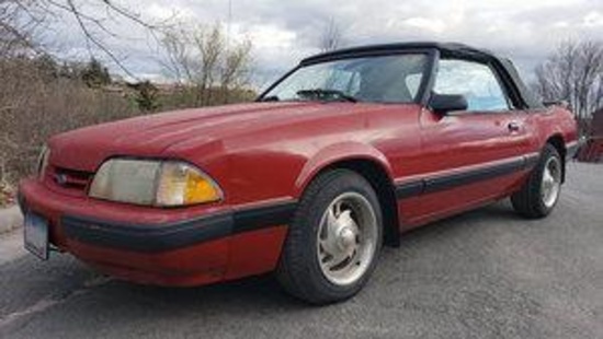 1988 FORD MUSTANG CONVERTIBLE LX