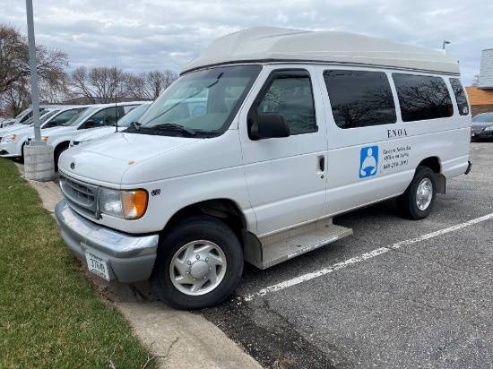 2000 FORD ECONOLINE VAN *EASTERN NEBRASKA OFFICE ON AGING DONATION*