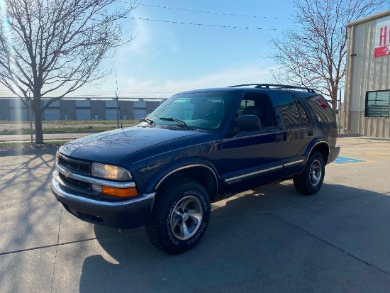 2001 CHEVROLET BLAZER LT *SALVATION ARMY DONATION*