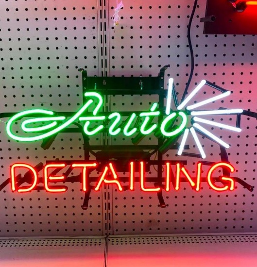 AUTO DETAILING NEON SIGN