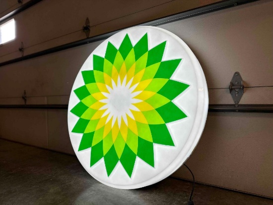 BP GAS STATION LIGHTED SIGN *ALMOST 4 FOOT AND DIAMETER*