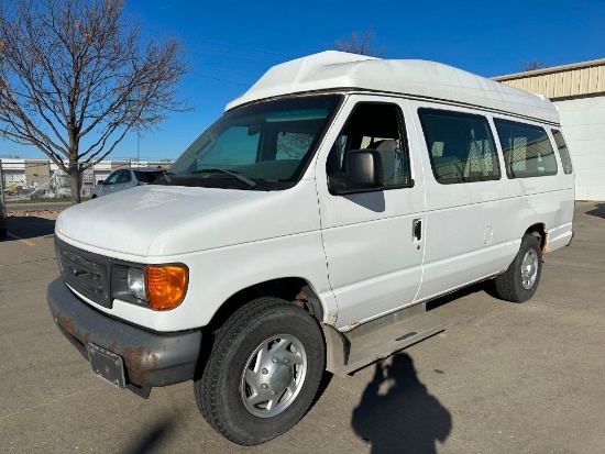 2007 FORD ECONOLINE WAGON VAN E350 *SELLING NO RESERVE*