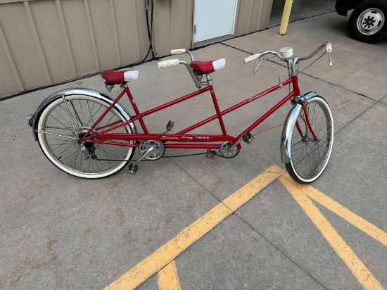 1965 SCHWINN DE LUX TWINN
