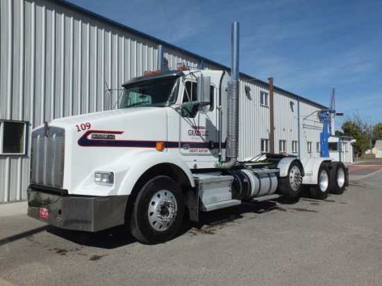 2013 Kenworth Model T800 - VIN: 1XKDP40X0DR338134 - Odometer Reads: 436,178