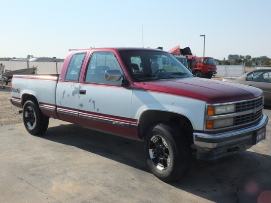 1992 RED/WHITE CHEVY SILVERADO 1500 4X4 STD., 182,548 MILES, VIN:2GCEK19K3N1248166