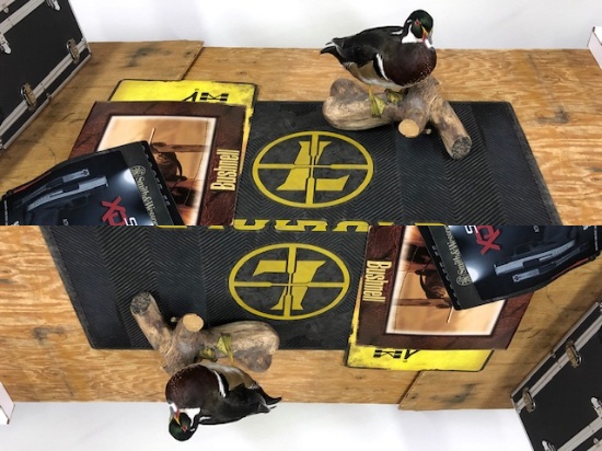 (1) LEUPOLD RUBBER MAT, (3) METAL AD SIGNS, (3) FOAM COUNTERTOP MATS, (1) MOUNTED DUCK