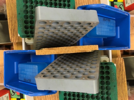 FLAT OF WOOD AND PLASTIC LOADING BLOCKS