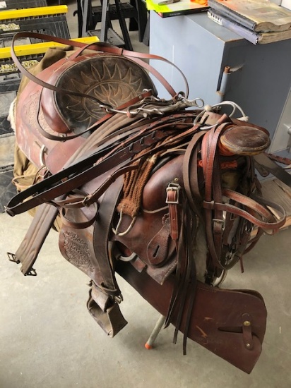 CIRCLE Y 18" WESTERN SADDLE - SWEET HOME, TX - INCLUDES REIGNS, BIT, RIFLE SCABBARD, SADDLE BLANKET,