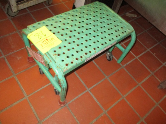 Roll Around Metal Step Stool