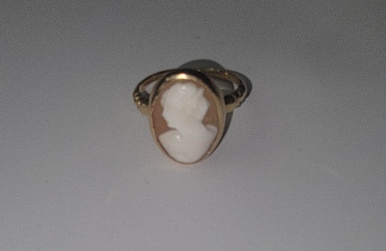 10KT Gold Cameo Ring