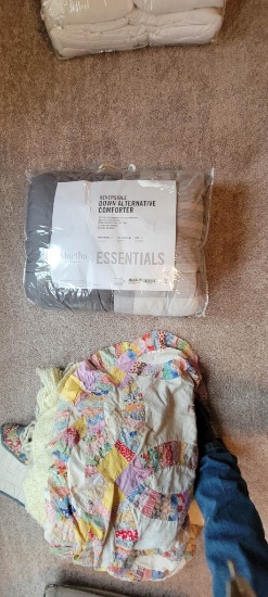 Reversable Down Alternative Comforter Set