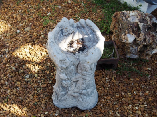 Yard decor - "Cupped Hands"