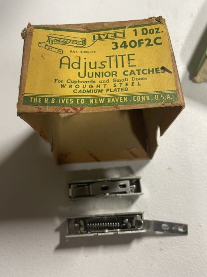 Adjustite Junior Catches 340f2c