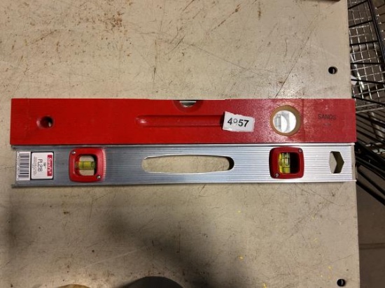 Sand's 18-Inch Level - Model PL218 - Red and Silver Construction Tool
