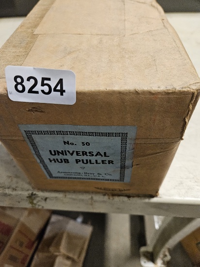 Armstrong & Bray Co. Universal Hub Puller No. 50 - Chicago, IL, U.S.A.