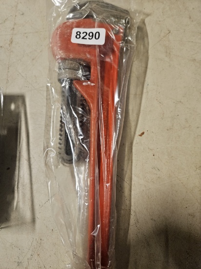 18" Red Adjustable Pipe Wrench