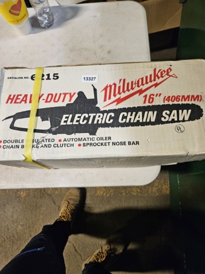 Milwaukee Heavy Duty Electric 16" Chain Saw