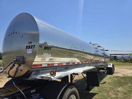 2000 Walker Stainless Steel Food Grade Tanker