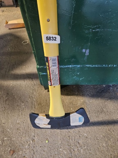 Iit 3 1/2lb Double Bit Axe