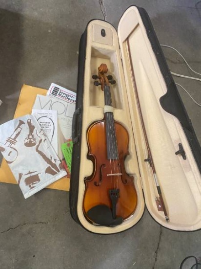 Complete Red-Brown Violin Set with Case