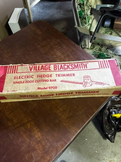 Village Blacksmith Electric Hedge Trimmer Single Edge Bar