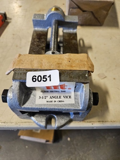 Iit 3 1/2 Angle Vice