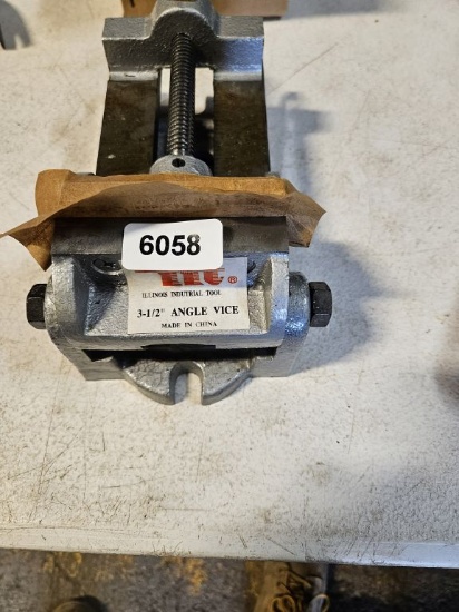 Iit 3 1/2 Angle Vice