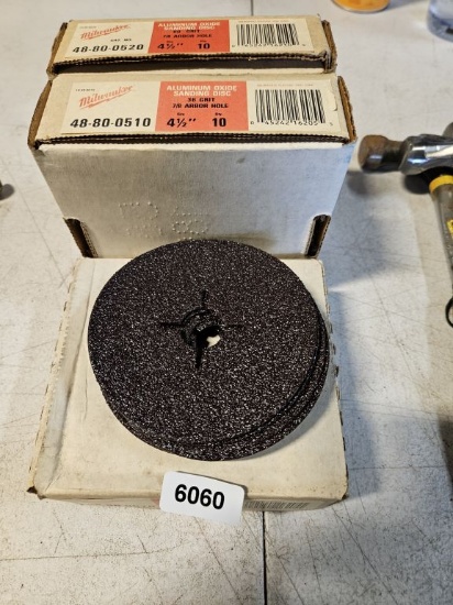Milwaukee Aluminum Oxide Sanding Disc