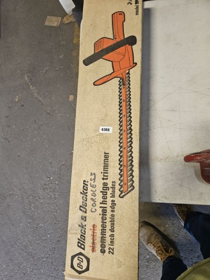 Black & Decker Cordless Electric Hedge Trimmer