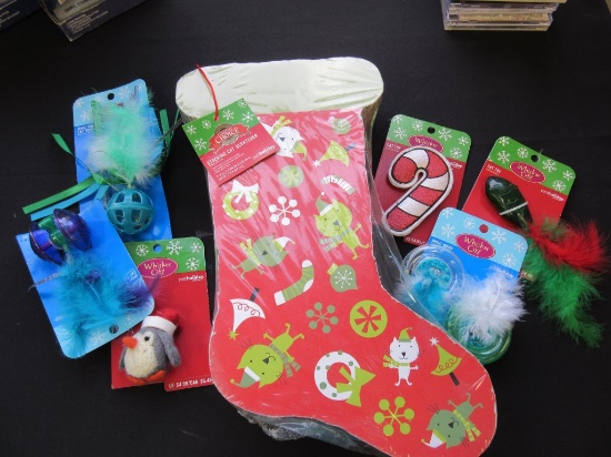 Lot of 6 Christmas cat toys & a stocking scratcher