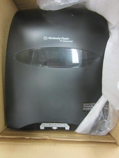 Kimber Paper Towel Dispenser New In Box