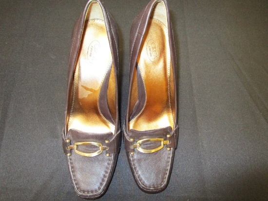 NEW Brown Leather Ladies Pumps by Circo