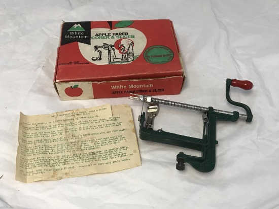Vintage White Mountain Apple Parer Corer Slicer
