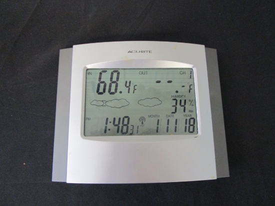 Acurite Battery Clock Weather/Temp/Time/Humidity