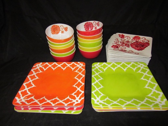 Serving Set with plates and bowls Multi-Colored