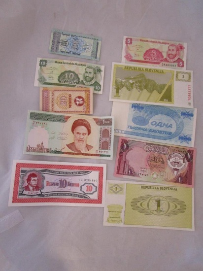 Lot of 10 Foreign Assorted Currency notes