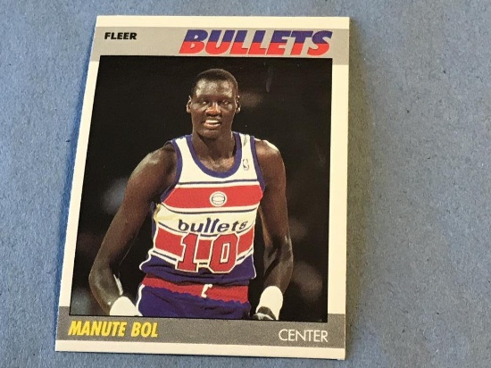 1987 Fleer #13 Manute Bol Bullets (Wizards)