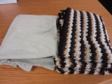 Lot of 2 Blankets, 1 Fleece & 1 Afghan