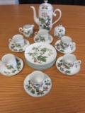 Waldbeere Bavaria 6 Piece Tea Set & Coffee Set