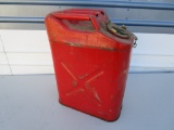 US Red 5 gallon gas can