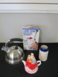 Lot of 4 Miscellaneous Kitchen Items