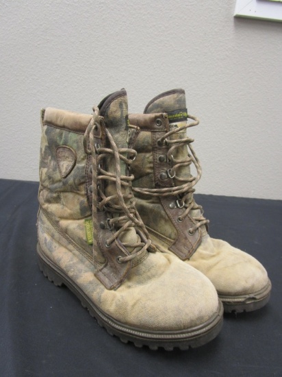 1 Pair of Cordura Hunting Boots