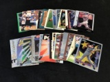Lot of 30 MIKE PIAZZA Baseball Cards with inserts