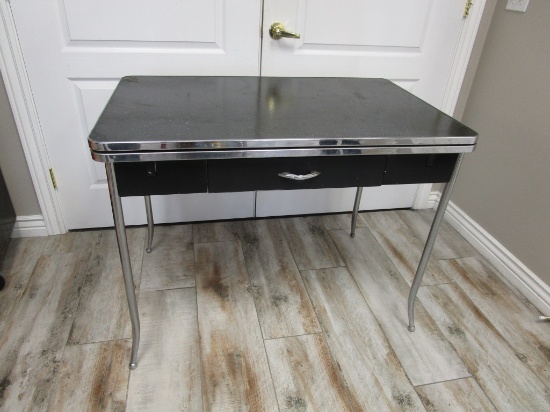 Vintage 40"x20"x31" Table with Two 10" Leafs