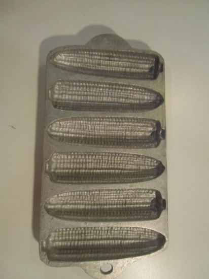 Vintage Gilbert Brass Foundry Aluminum Corn Bread
