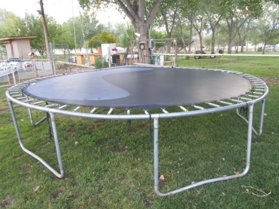 Round Trampoline