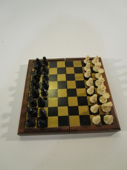 Small Drueke Magnetic Chess Set Model #90010