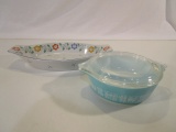 Lot of 2 Vintage Dishes, Incl. Pyrex
