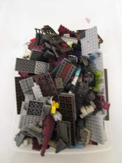 Large Lot of Miscellaneous Lego Pieces