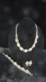 Vintage Costume Jewelry Set, Incl. Necklace
